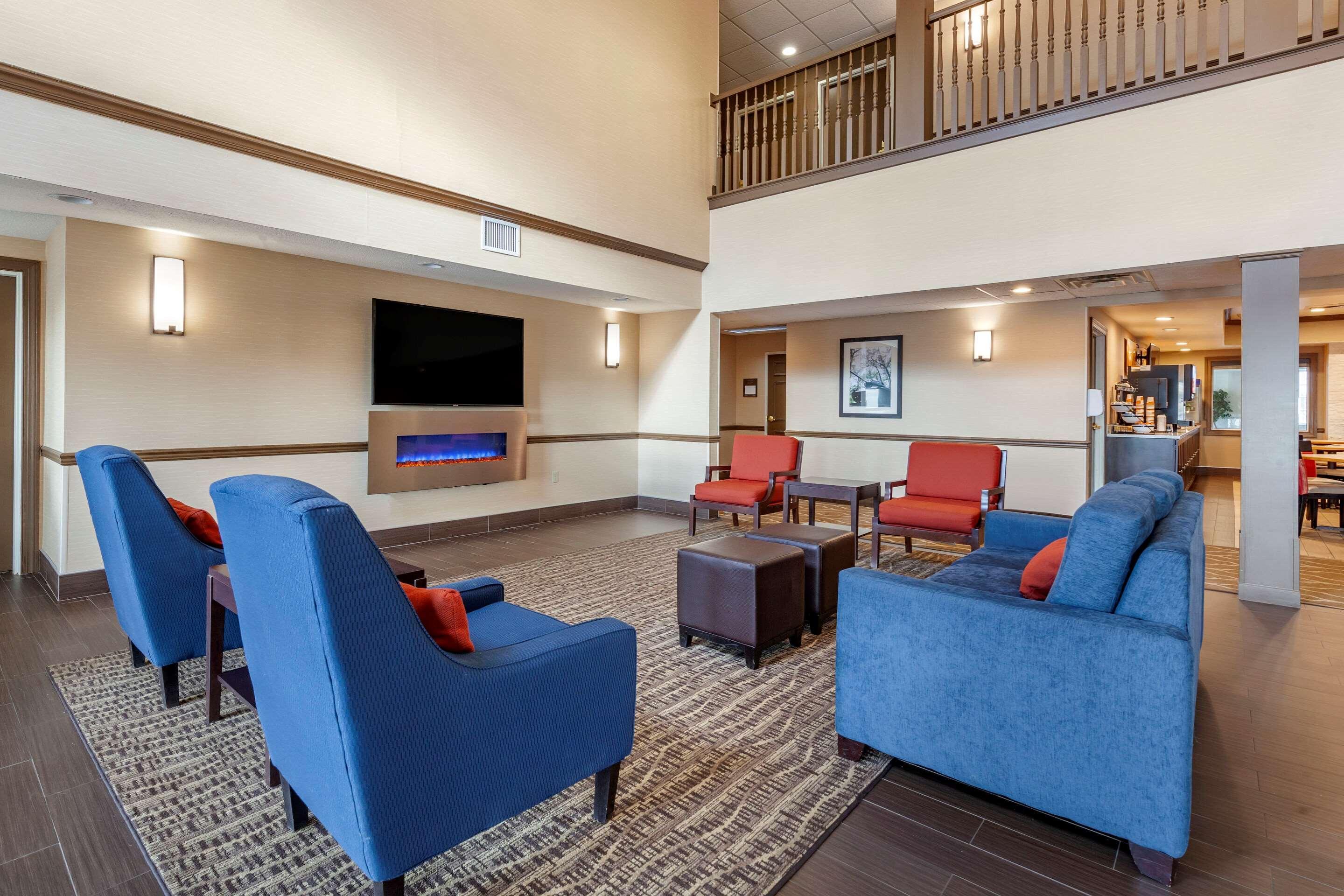 Comfort Inn & Suites Geneva- West Chicago Zewnętrze zdjęcie