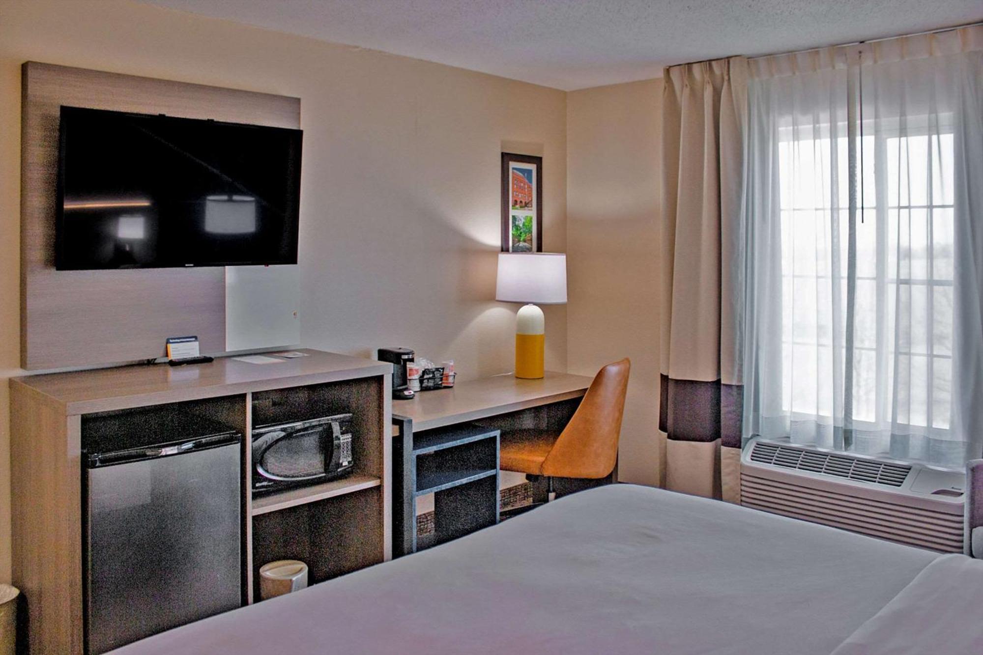 Comfort Inn & Suites Geneva- West Chicago Zewnętrze zdjęcie
